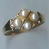Attractive Old 4-Stone Pearl Ring
