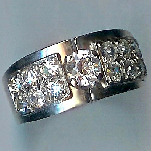 Wonderful Art Deco 1930's Diamond-set Band